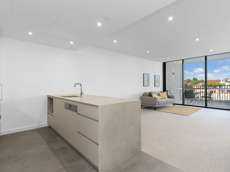 Luxury living with resort style amenities $600pw