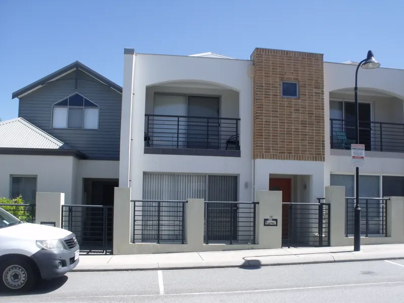 TALK ABOUT LOCATION, WHO NEED'S A CAR!