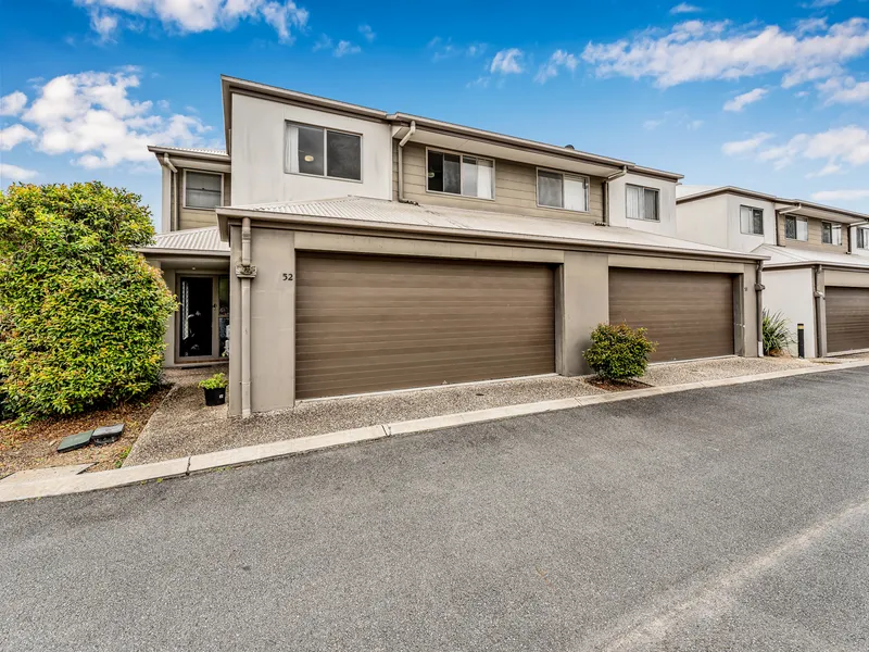 Modern family townhouse in a fantastic location!