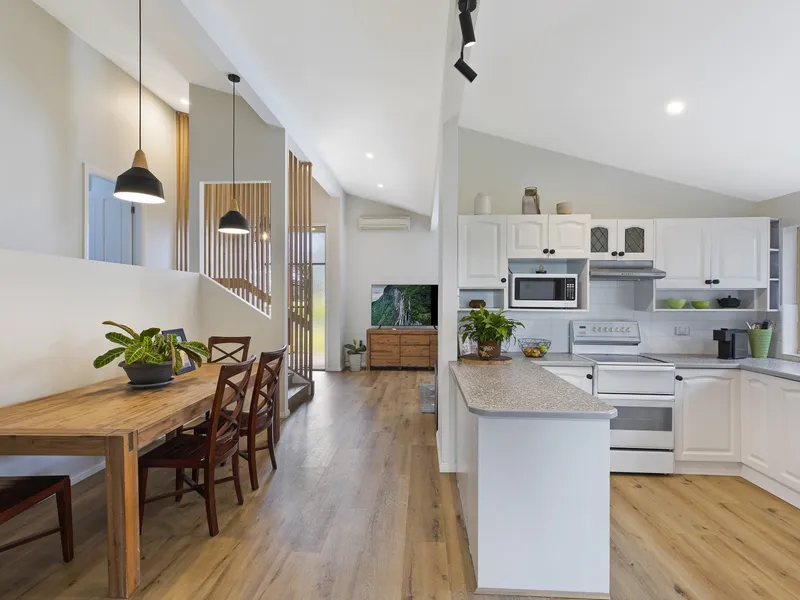 Stylish Renovation in Great Neighbourhood