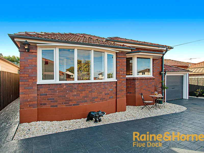 MODERN THREE BEDROOM HOME WITH ALFRESCO GARDEN
