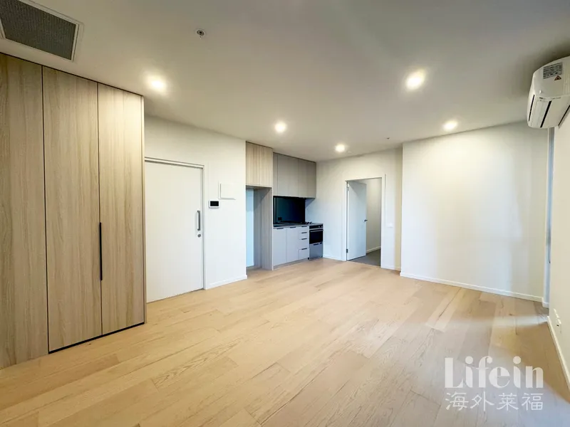 Brand new apartment in the heart of Carlton