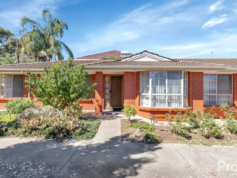 GENEROUS 3-4 BEDROOM SINGLE STOREY UNIT IDEAL FOR DOWNSIZERS &/OR 1ST HOME BUYERS