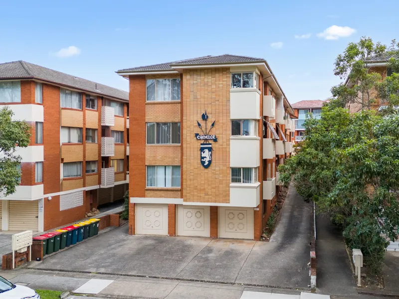 Renovated Full Brick Parkside Residence