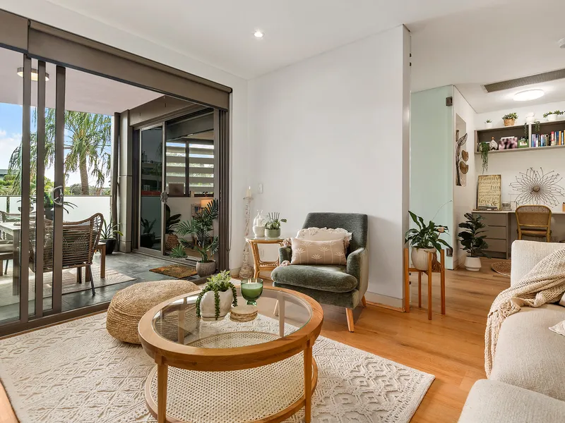 Modern executive apartment in ultra-convenient location