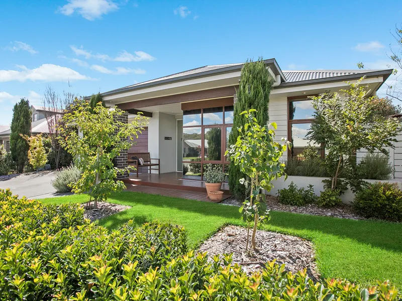 The Ultimate Entertainer with Fabulous Contemporary Appeal