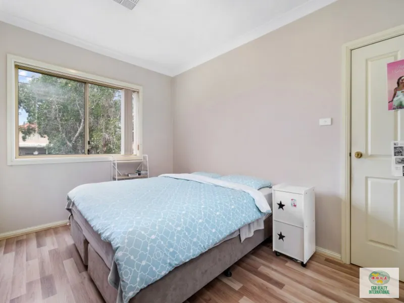 4 bedrooms generous sized townhouse