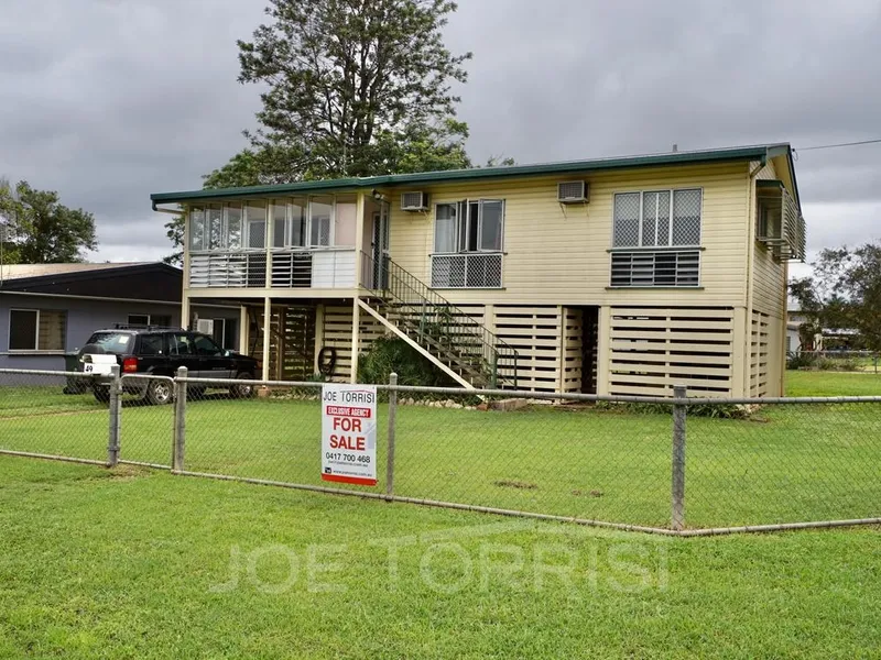 HIGH SET QUEENSLANDER CLOSE TO CBD