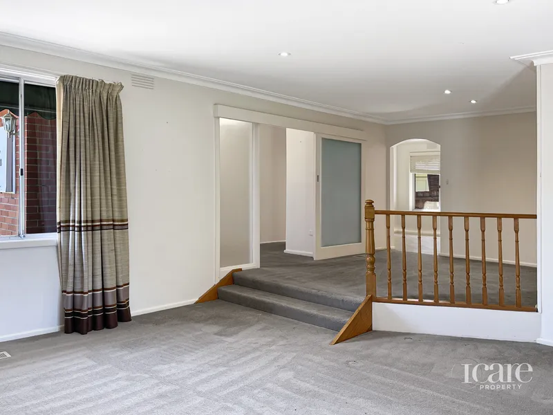 Ideal family residence in a top-notch location.