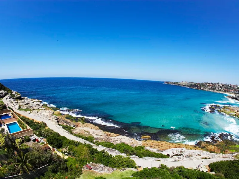 Tama House Ocean front apartment with Infinity Pool.