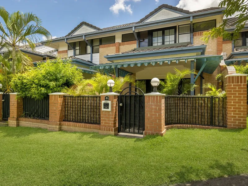 Modern Terrace Home In Prime Location