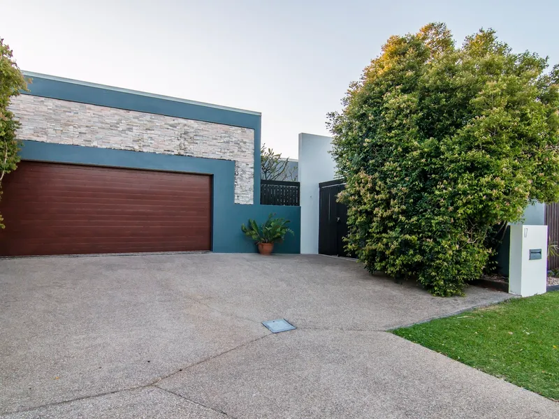 Stylish home in sought after suburb!