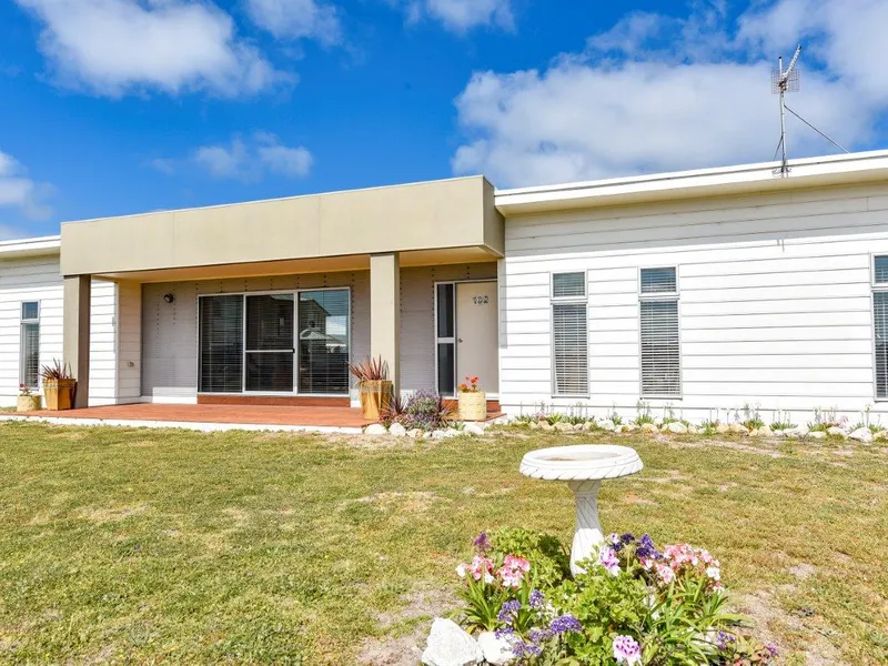 Easy Living Modern 4-Bedroom Home