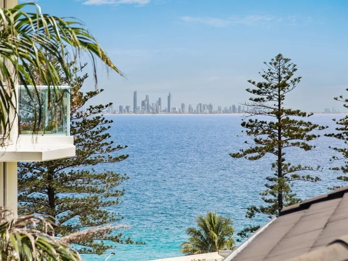 LIVE THE DREAM IN RAINBOW BAY