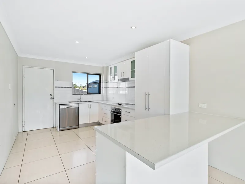 Immaculate Abode In The Heart Of Palm Beach