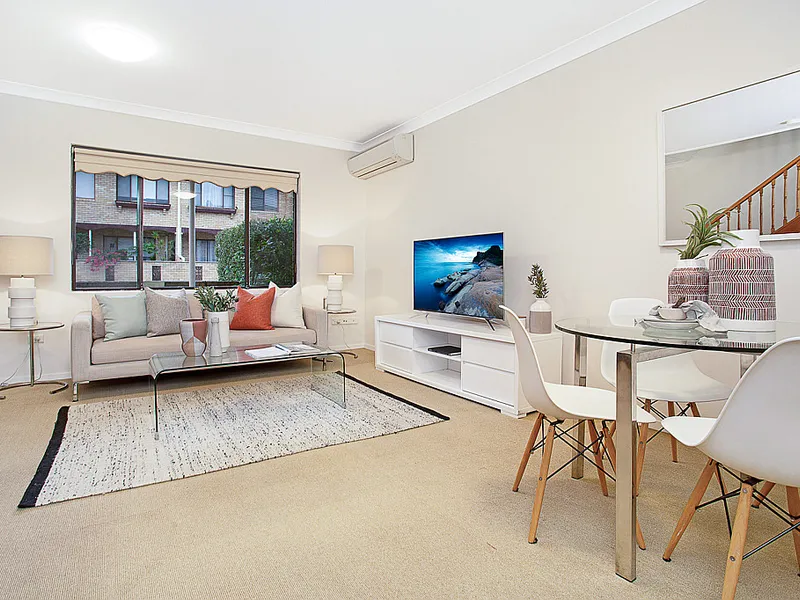 Spacious Tri-Level Townhouse