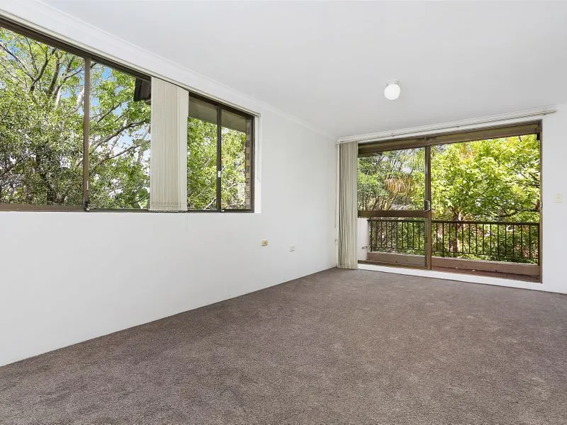 Split level apartment in ultra convenient location