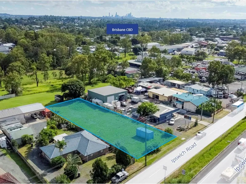 Land Holding With Excellent Exposure