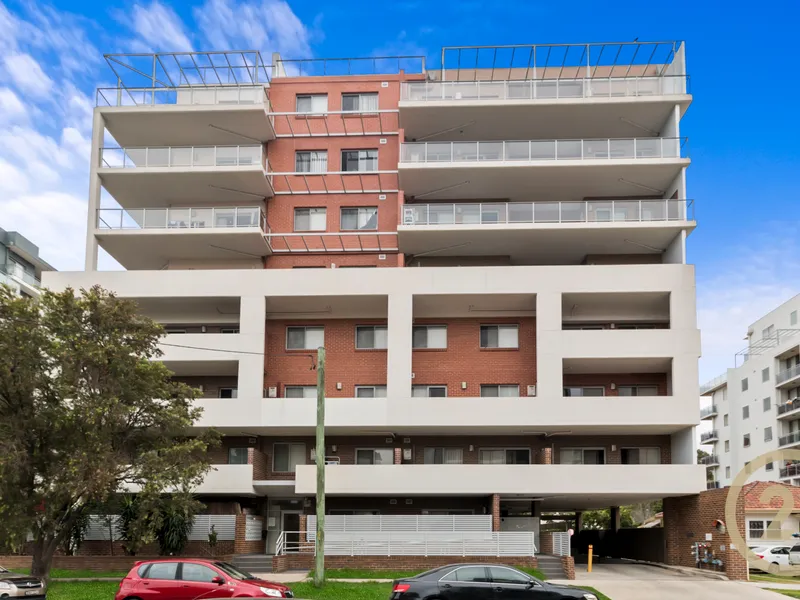 CONTEMPORARY APARTMENT WITH HUGE 59sqm NORTH FACING BALCONY