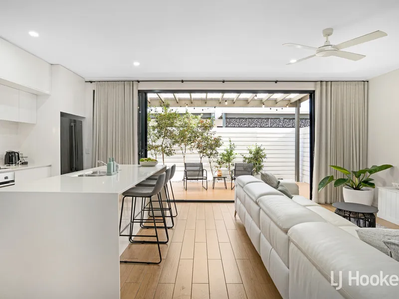 Enjoy a Modern Luxury Lifestyle in the Heart of Robina!