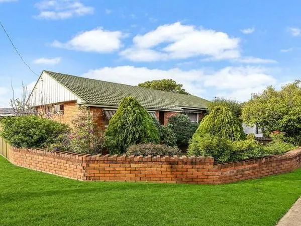 SPACIOUS 3 BEDROOM BRICK HOME