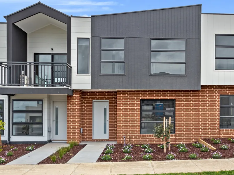 Band New 3 Bedroom, 2 Bathroom Townhouse