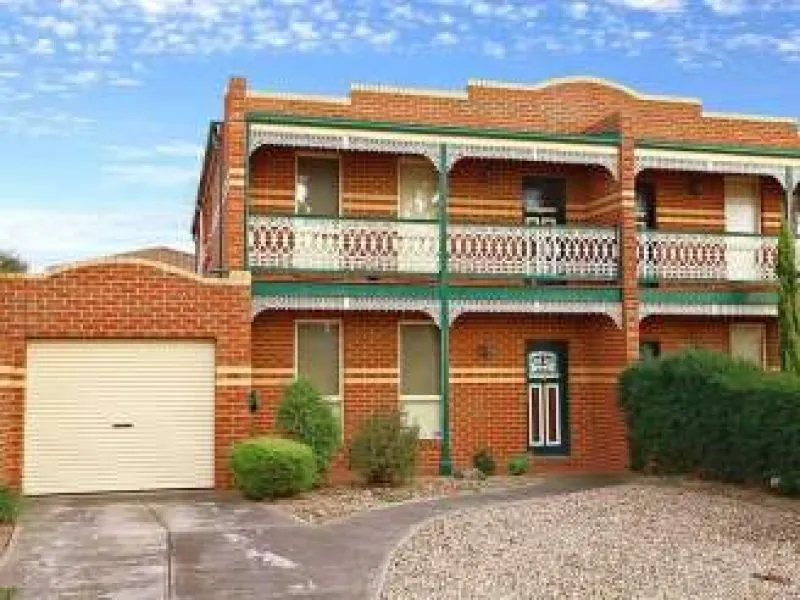 Light, Airy, Spacious, Big Living Areas, Well Maintained, Low maintenance