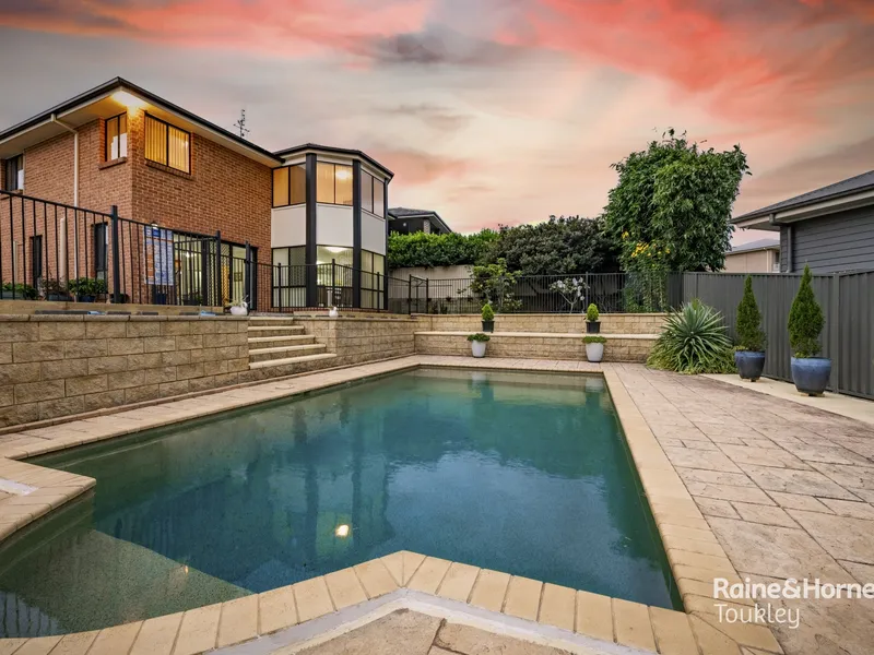 GRAND LUXURY WITH LAKE VIEWS 