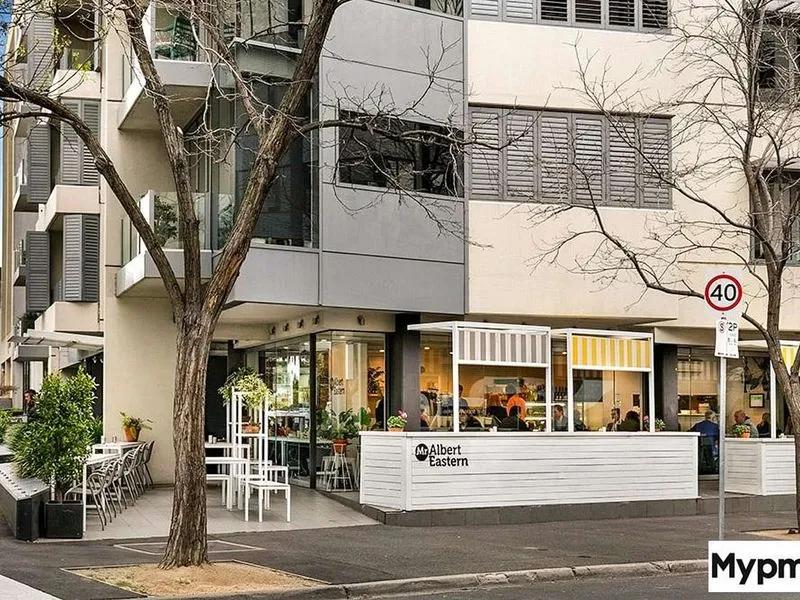 LAKEHOUSE - Great location in South Melbourne  - 1 Bed, 1 Bath, 1 Car Stacker (GF) + Storage Cage (M)