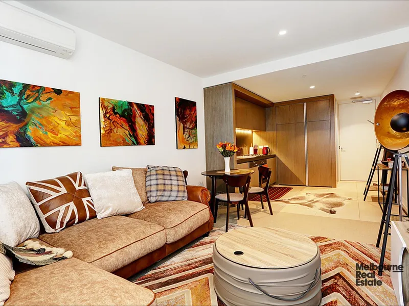 Absolute Allure In Dynamic Locale