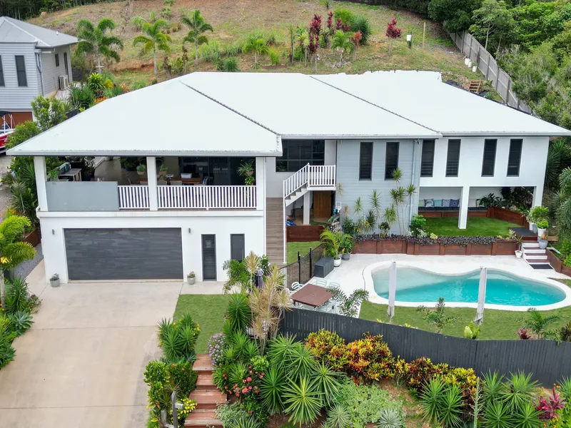 SERENE TROPICAL LIVING