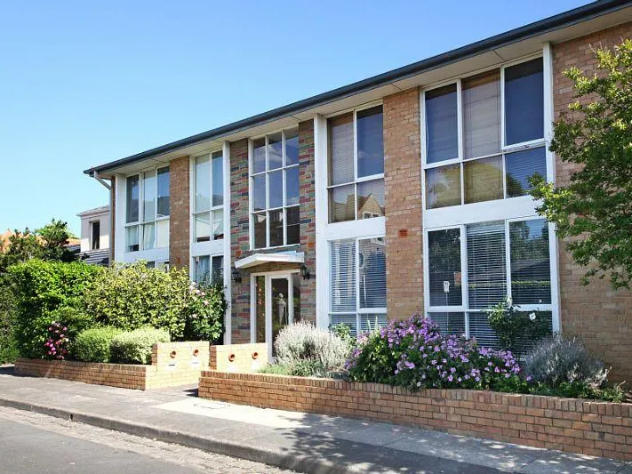North-Facing, Ground Floor Apartment In A Great Location