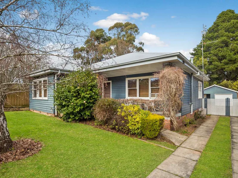 Central – Walk To Shops & Lake Daylesford