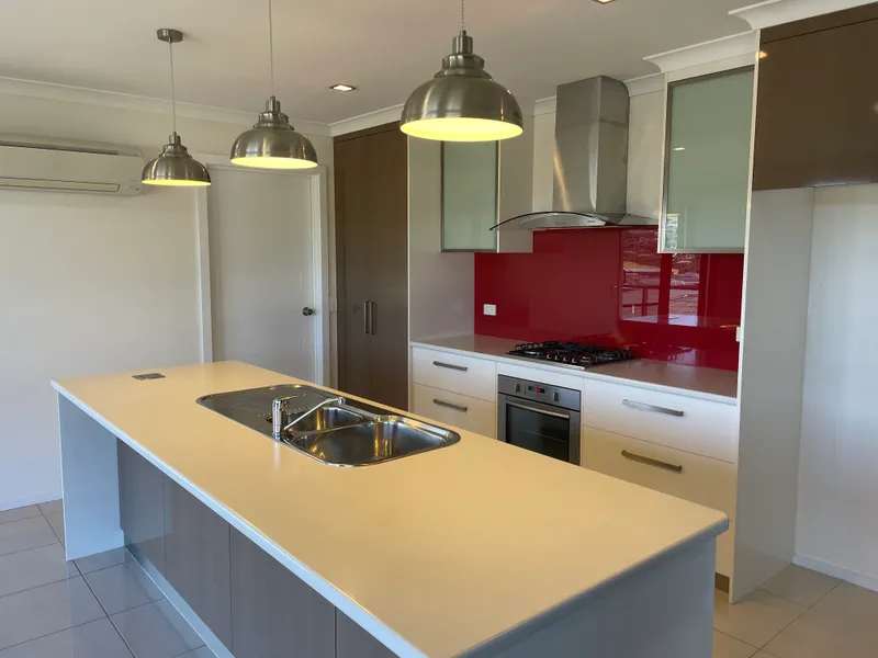 SOPHISTICATED UNIT IN GREAT AREA