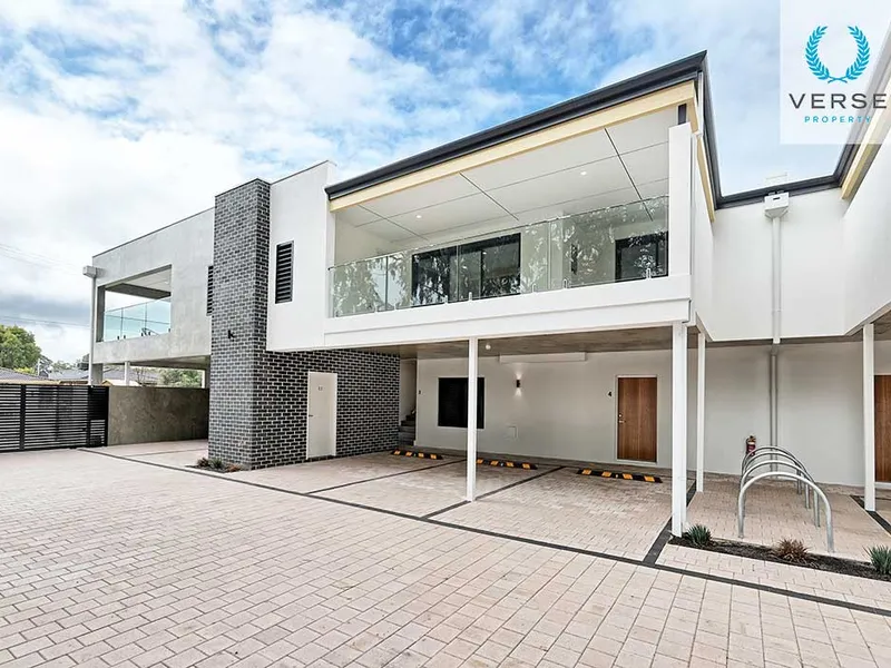 Boutique, As New, Luxurious, ground floor Apartment.