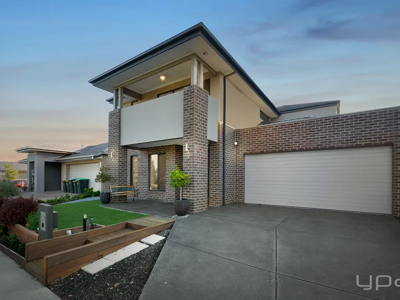 STUNNING DOUBLE STORY FAMILY HOME WITH RIVERINE VIEWS