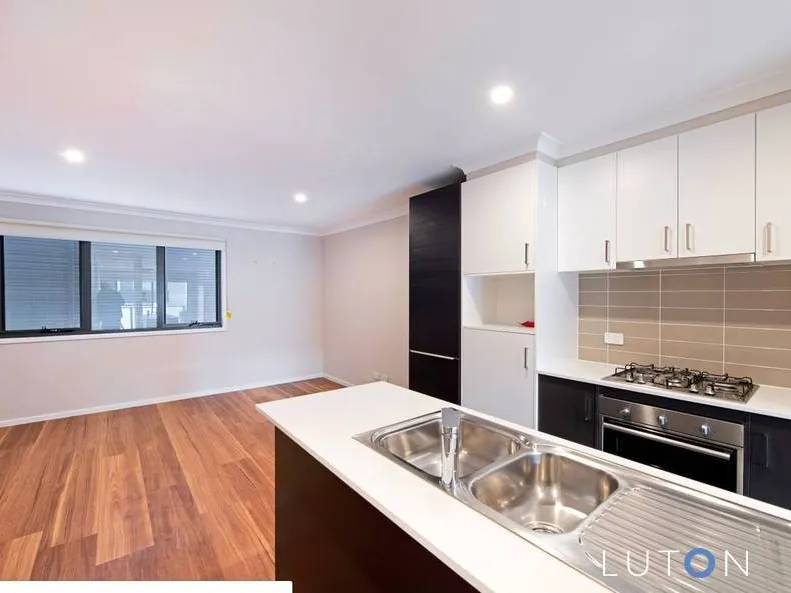 IMMACULATE TOWNHOUSE