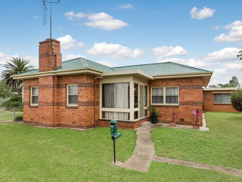GLORIOUS FAMILY HOME