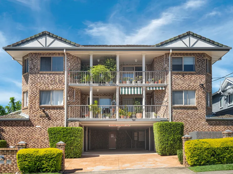 Solid Build. City Views. Low Fees. Act Fast!