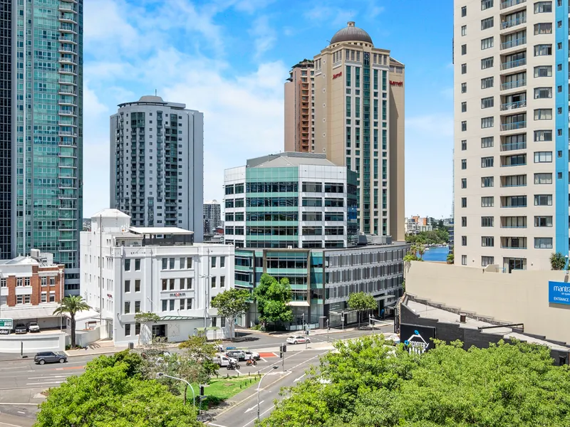 Top Level Apartment With Views!