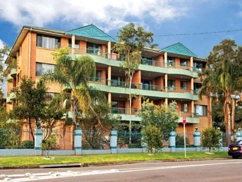 high and handsome, primary school next door, walking distance to CBD