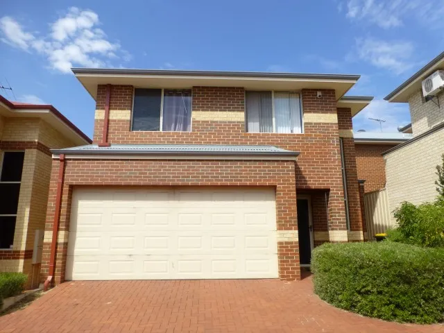 STYLISH TOWNHOUSE IN THE HEART OF LATHLAIN - PRICED TO SELL!