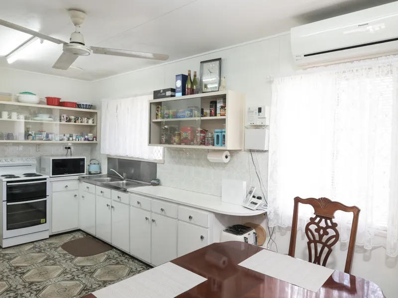 SOLID RED BRICK, SOLID INVESTMENT!