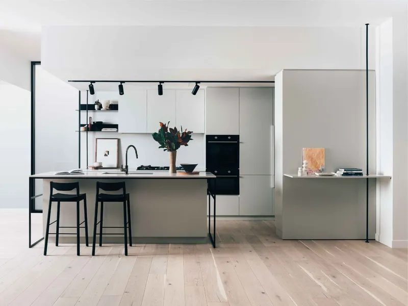 Spacious 1 Bedroom Apartment in South Melbourne!!!