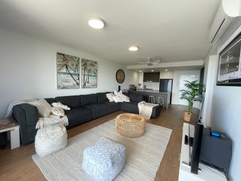 Hinterland view Spacious 1 bedroom 1 bathroom apartment, Good Location