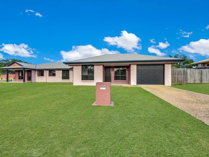 3 BEDROOM HOME LOCATED WITHIN WALKING DISTANCE TO ST JOHNS & CLINTON SCHOOLS.