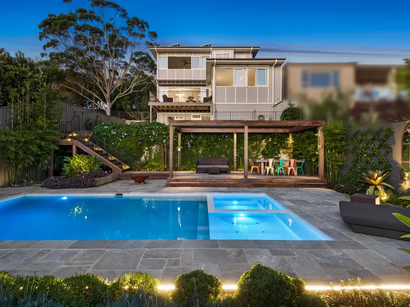 “Made for Entertaining”. Stunning Designer Family Home offers Views in Superb Location