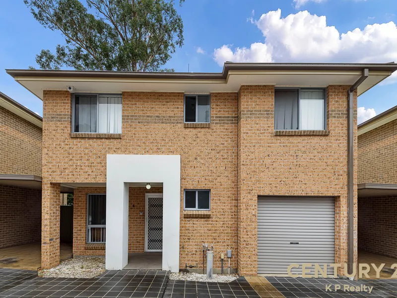 Freestanding and Modern 4 Bedroom Townhouse with Low Strata....Must Be Sold!