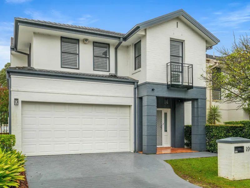 4 Bedroom Torrens Titled Residence in Exclusive Dress-Circle Location!