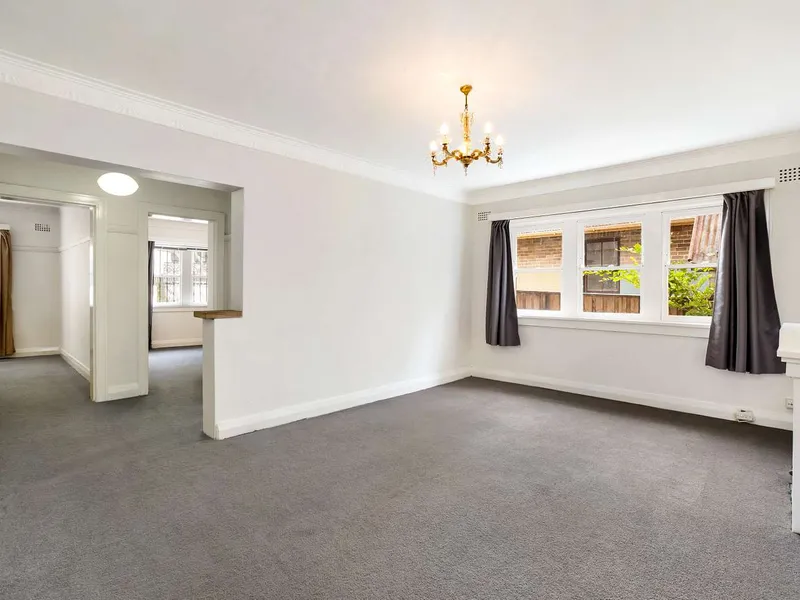 Spacious, Art Deco, Two Bedroom Apartment - OFFERING 1 WEEK RENT FREE